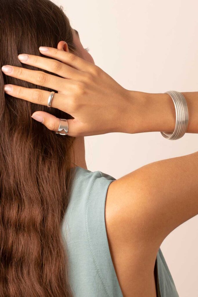 ست کردن جواهرات مینیمال