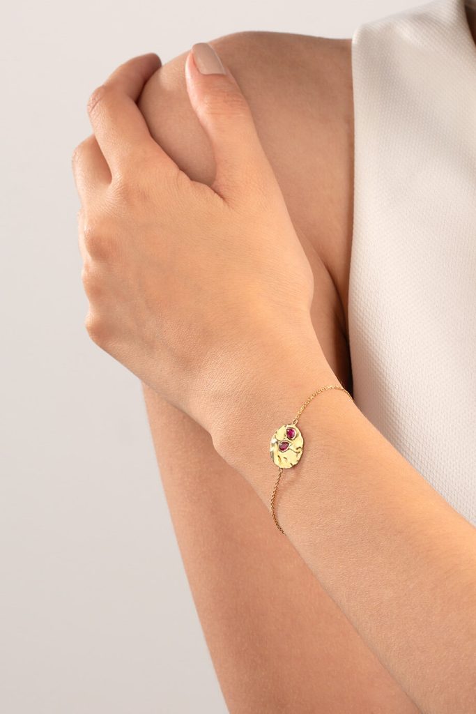 دستبند با سنگ یاقوت