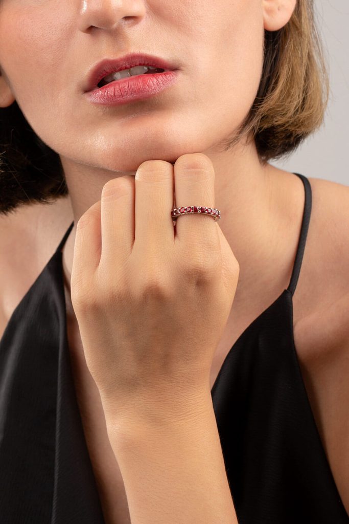 انگشتر با سنگ یاقوت