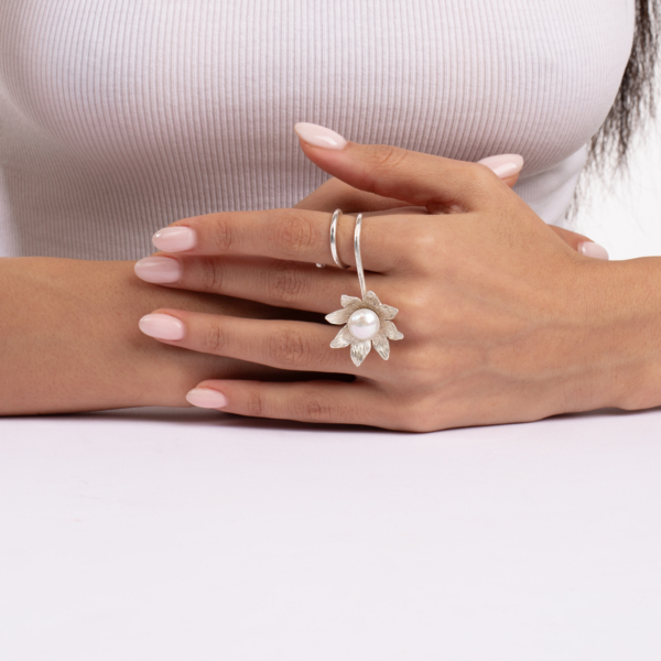 انگشتر نقره گل هشت پر با مروارید