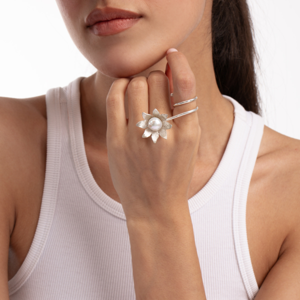 انگشتر نقره گل هشت پر با مروارید