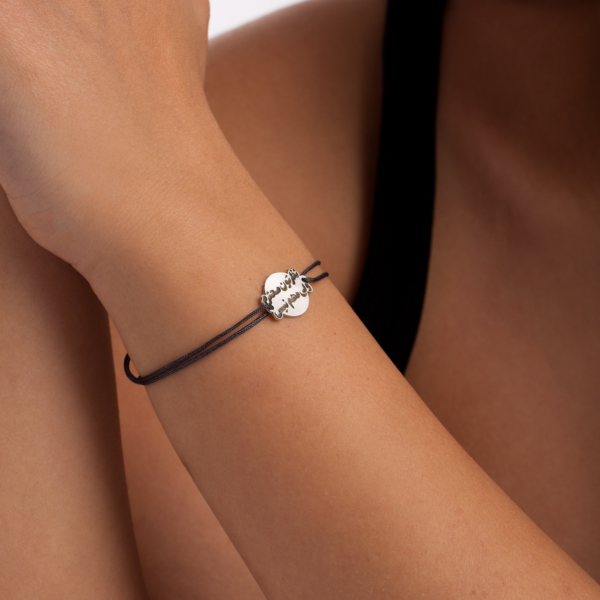 دستبند نقره و نخ نظرتون محترم ولی مهم نیست