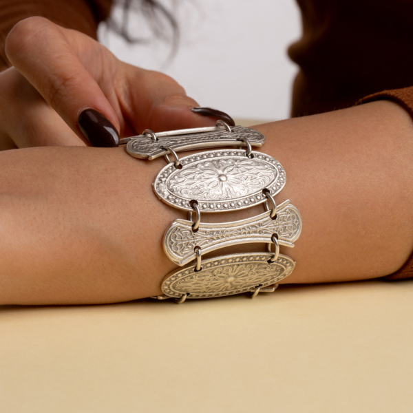 دستبند برنج اطلس( الهه قدرت )