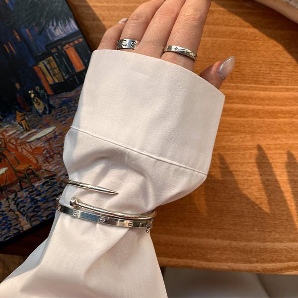 بنگل نقره کارتیه لاو