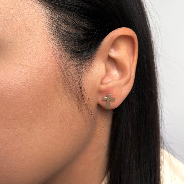 گوشواره نقره میخی صلیب 2