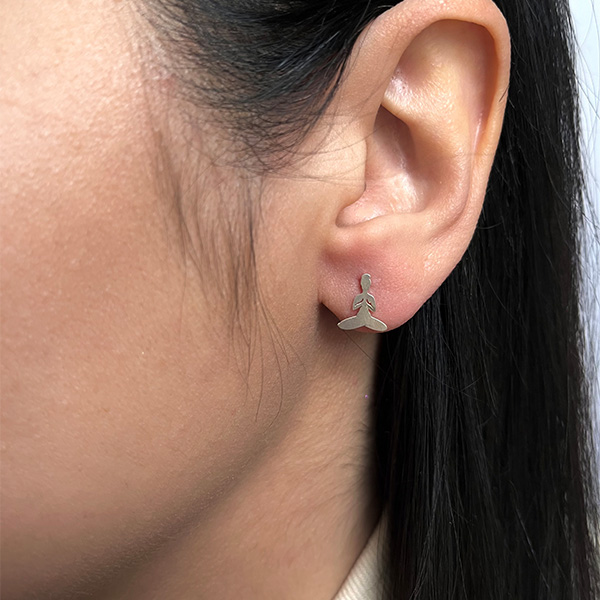 گوشواره نقره میخی یوگا