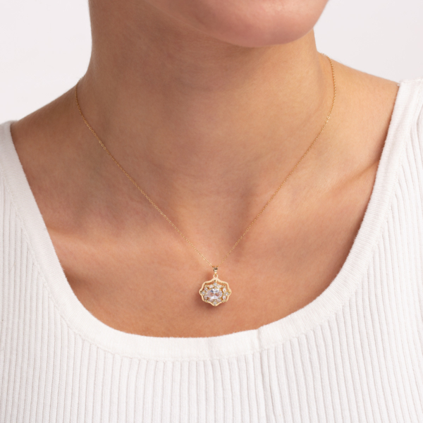 آویز طلا خورشید نگین دار