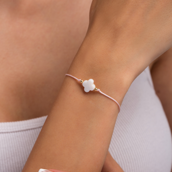 دستبند طلا ونکلیف صدفی و گوی