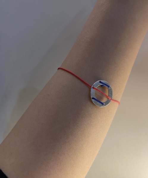 دستبند نقره و نخ