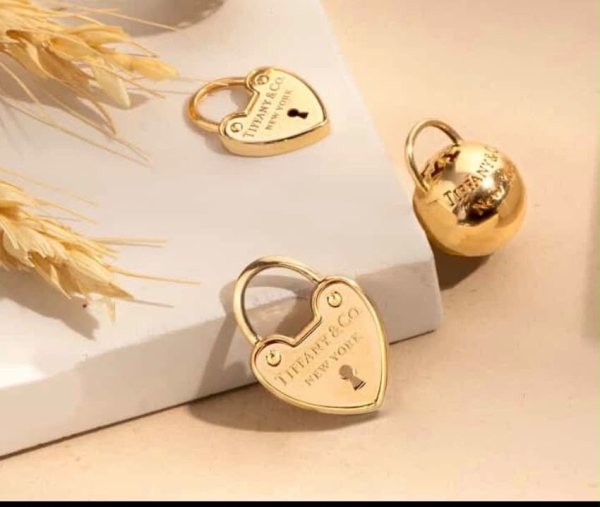 آویز طلا طرح قلب